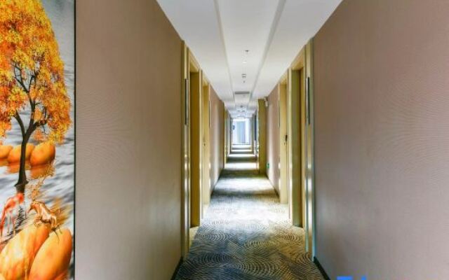 Yishang Hotel (Haiya Binfencheng Lingzhi Subway Station)