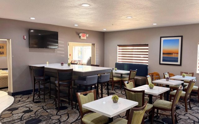 Comfort Suites Lewisville - Dallas