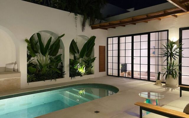 Splendid Villa Eden White Canggu Pool & 2 Bd