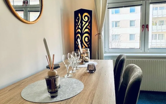 Spacious 7BR Apartment Prime Location