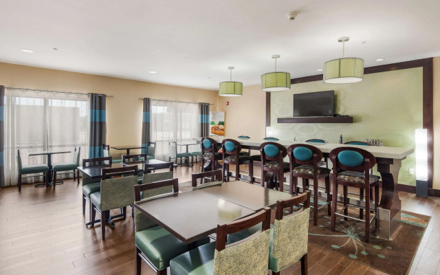 Quality Inn & Suites Quincy - Downtown