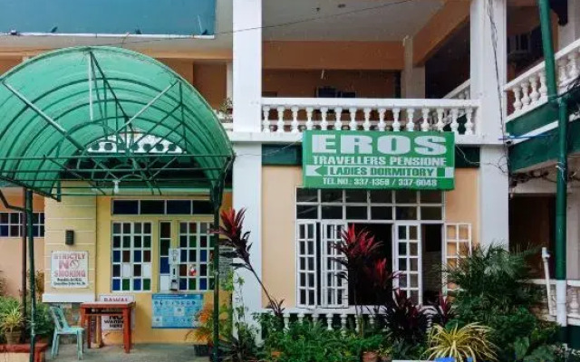 RedDoorz @ Eros Travellers Pensione