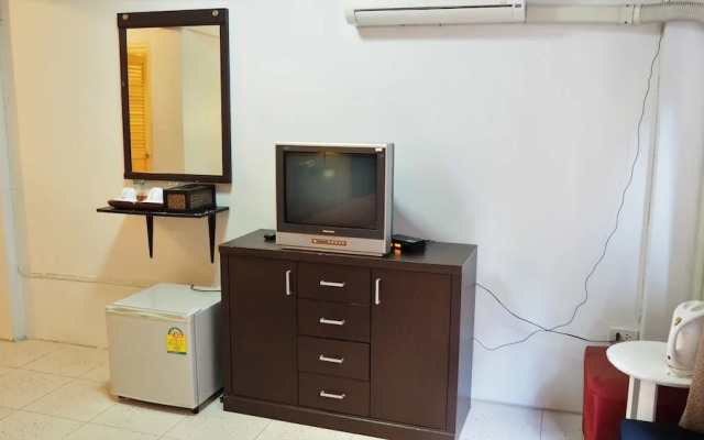 The Boss Sathorn Hotel