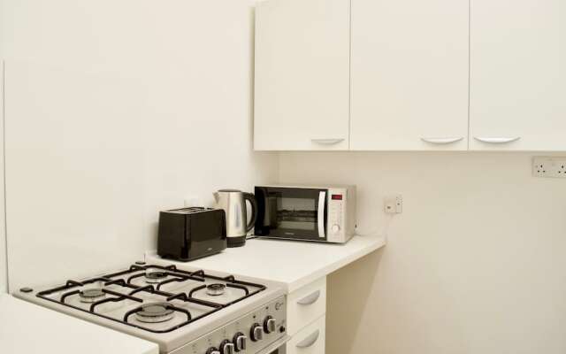 Bright And Modern 1 Bedroom Flat