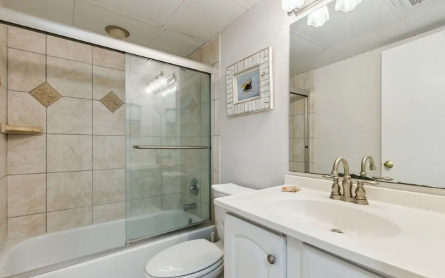 Condo with Atlantic View from Private Patio, Short Walk to the Beach by RedAwning