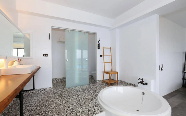 Whilom SeaShoreHotel