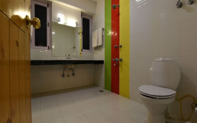 OYO 14150 Celebriti Suites