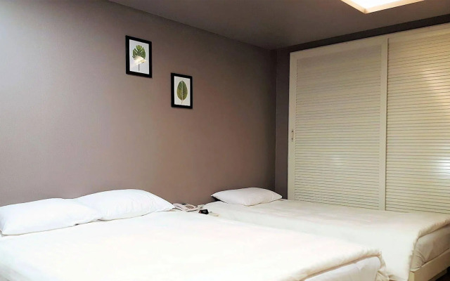 Bridge Hotel