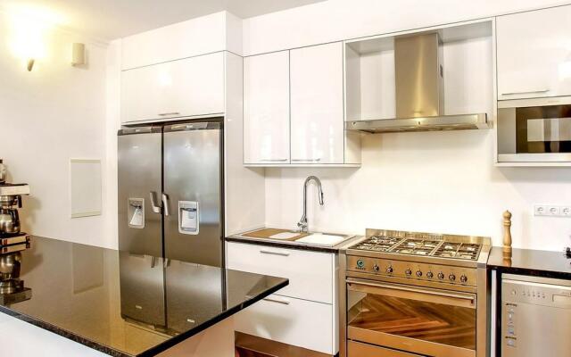 Monte Doiro Refugio Design