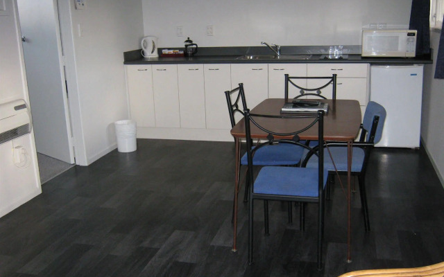 Adelphi Motel