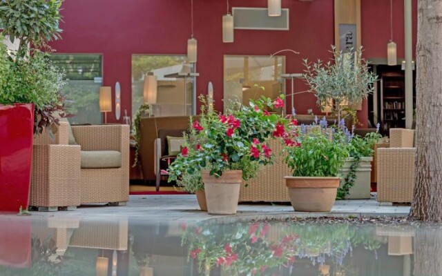 la pura women's health resort kamptal — Caters To Women