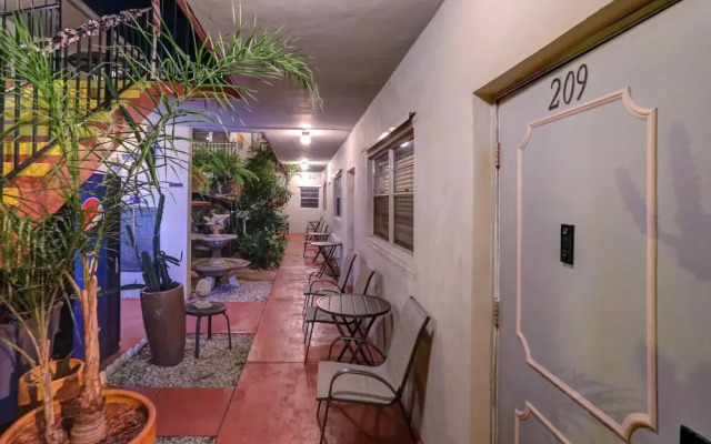 Richard's Motel Studio