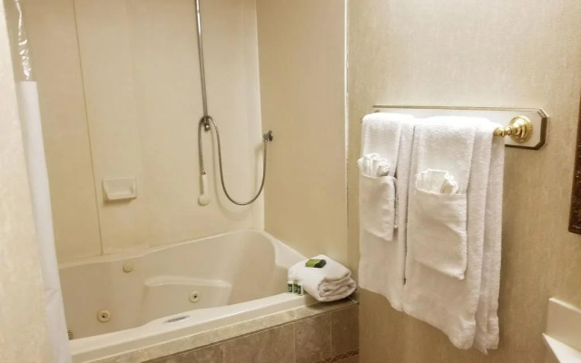 Cedar Park Whirlpool Suites