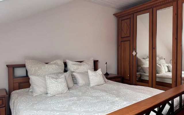 Cozy Apartment With Fireplace and Balcony