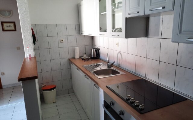 Apartment and Rooms Ruza