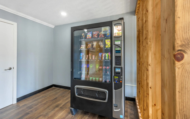 Suburban Studios Branson On The Strip