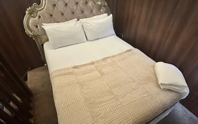 White Star Line Hotel