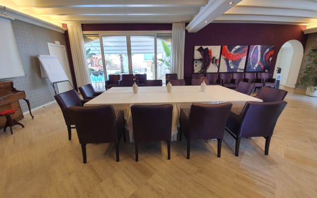 Van Der Valk Hotel Barcarola