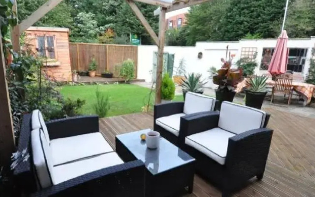 Old Greasby House Bed & Breakfast