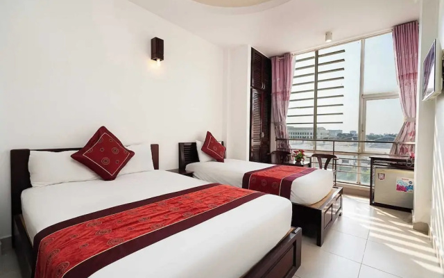 Collection O Dinh Dinh Hotel - Near Tan Son Nhat Airport