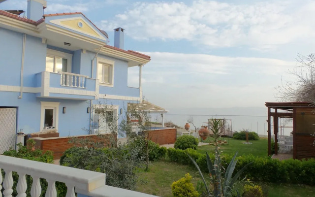 Cundavilla Hotel & Suites