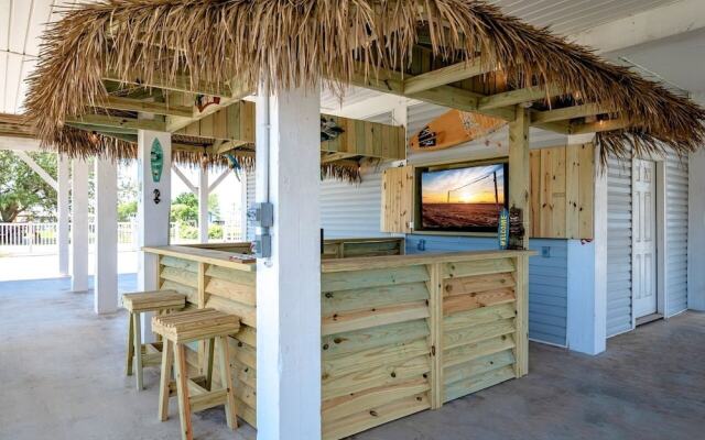 Bolivar Slam 3 Bedroom Home by RedAwning