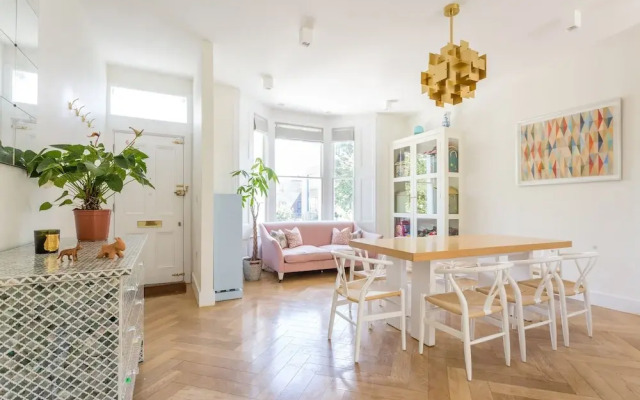 Oakington Road by Onefinestay