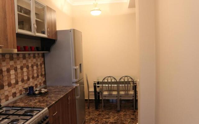 Loria Street #8 Kvartira #4