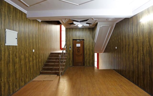OYO Rooms 083 Near Laxman Jhoola