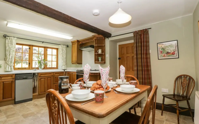 Lower Court Byre