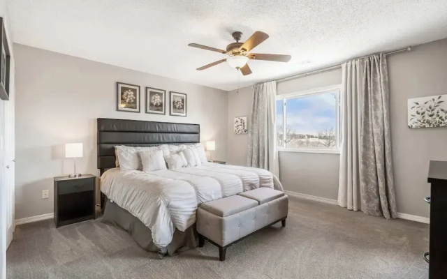 Poolside Oasis at the Pointe 2BR Condo Minutes From Table Rock Lake