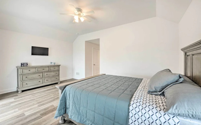 New Townhome < Half Mi to Beach!