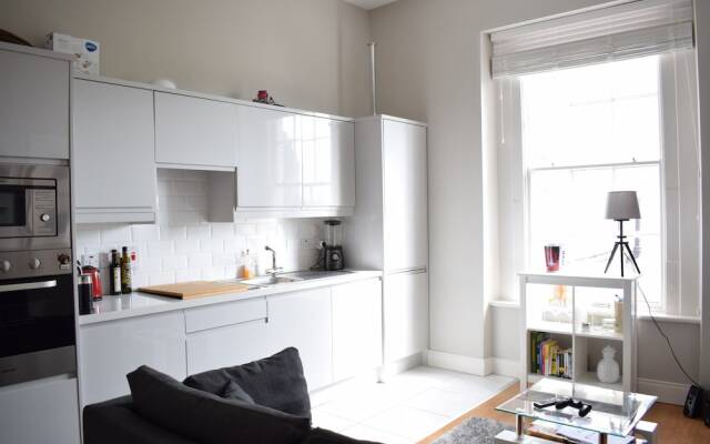Bright 1 Bedroom Flat in Dublin