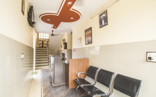 Hotel Bajaj Inn