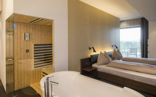 Small Luxury Hotel Wellnesshotel Golfpanorama