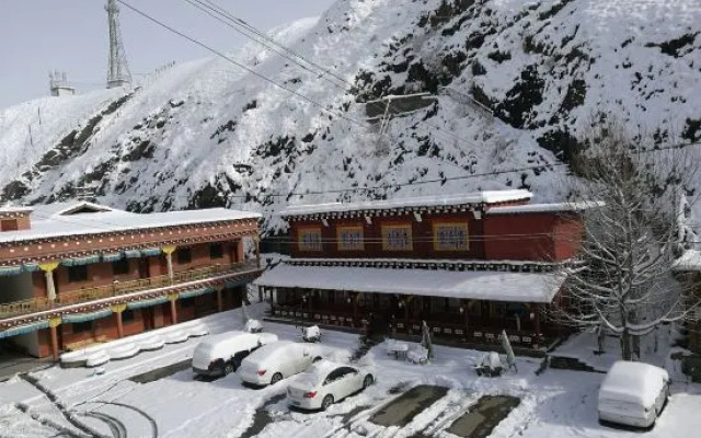 Garze Tagong Grassland Hotel