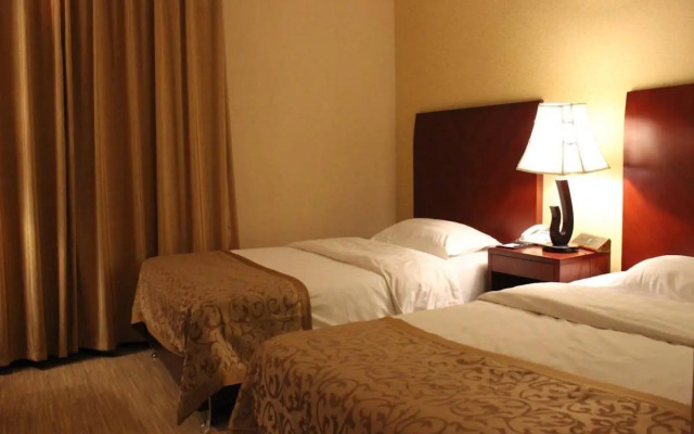 Eagle Canyon Hotel