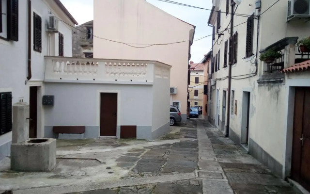 Stone wall apartments Izola
