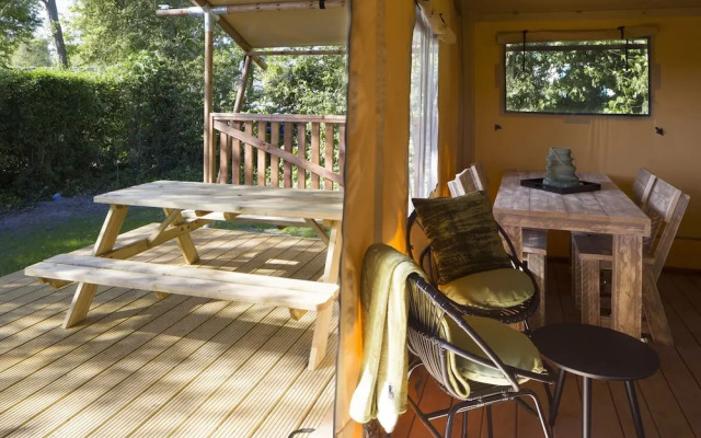 Nice Safari Tent With Bathroom, at Hunebedcentrum