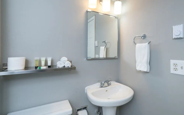 The Oxford Seattle-Downtown