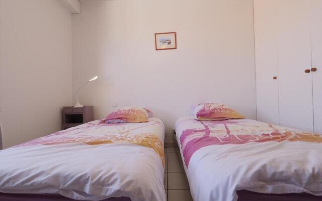 Un appartement sur la marina de St-Gilles