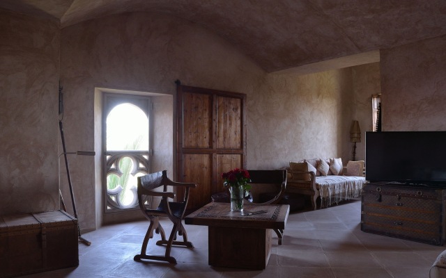 Ksar Char-Bagh