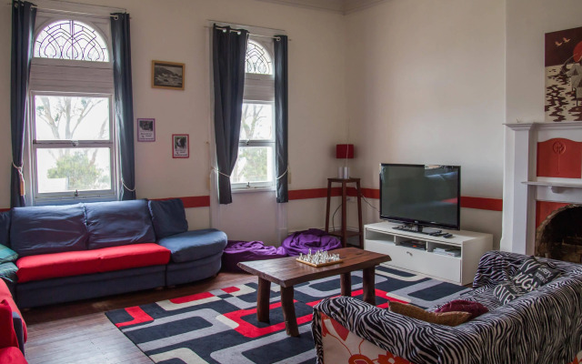 1849 Backpackers Hotel