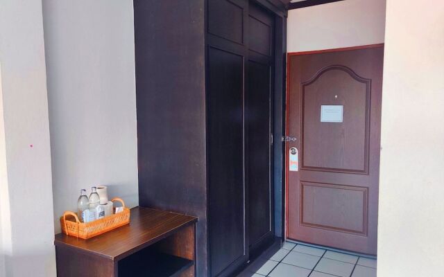 Thongpaeka Hotel