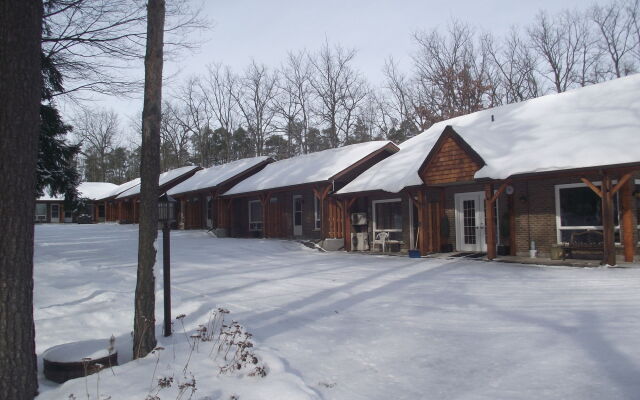 Forest Motel & Woodland Retreat