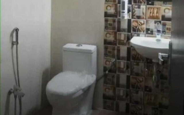 Pop 92916 Hotel Family Ties