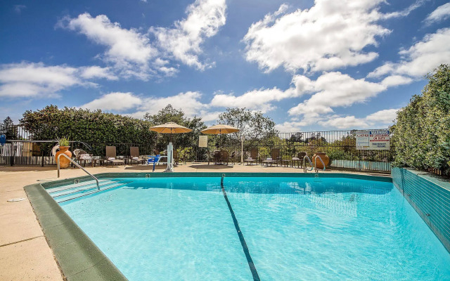 Quality Inn & Suites Capitola By the Sea