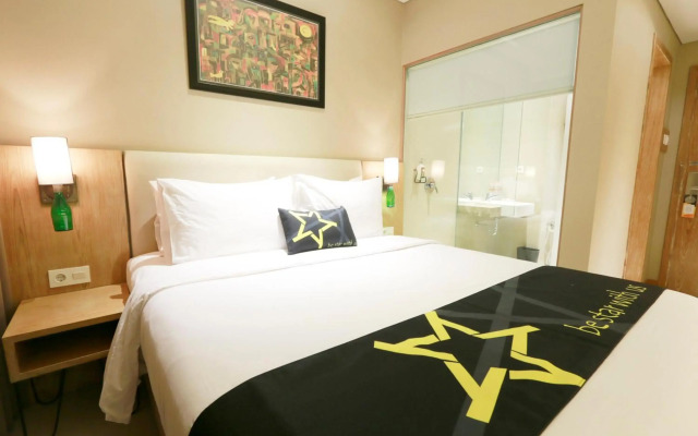 Yellow Star Hotel Gejayan