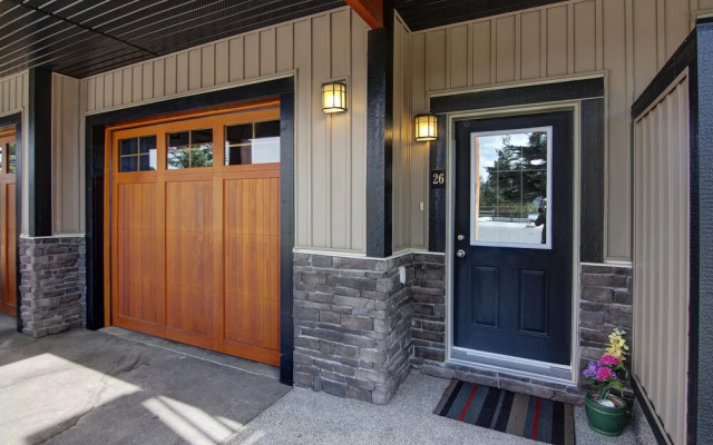 Radium Vacation Rental 3 Bedroom Townhome with Views