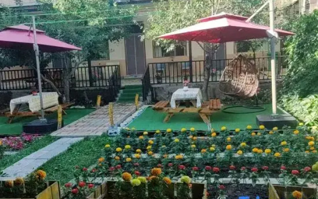 Narati Yikelong Inn